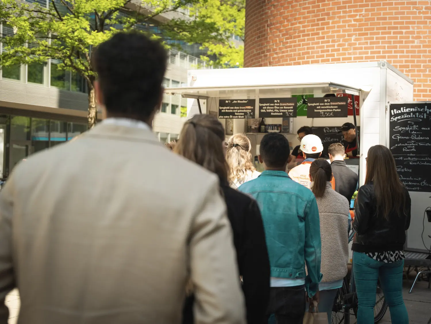 Lubomir Brusch - ‍Genießen Kaffee bei Kaffee-Bike